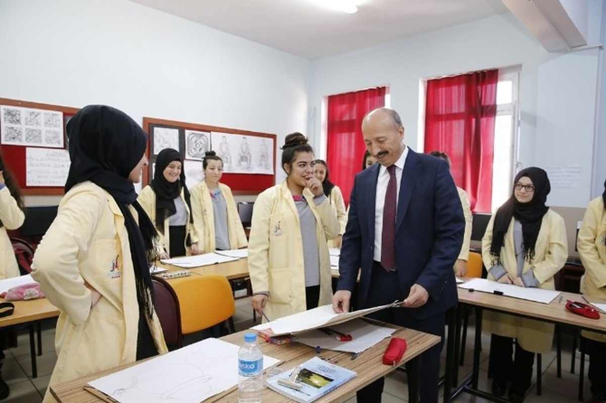 Başkan Altunay\'dan Okul Ziyaretleri