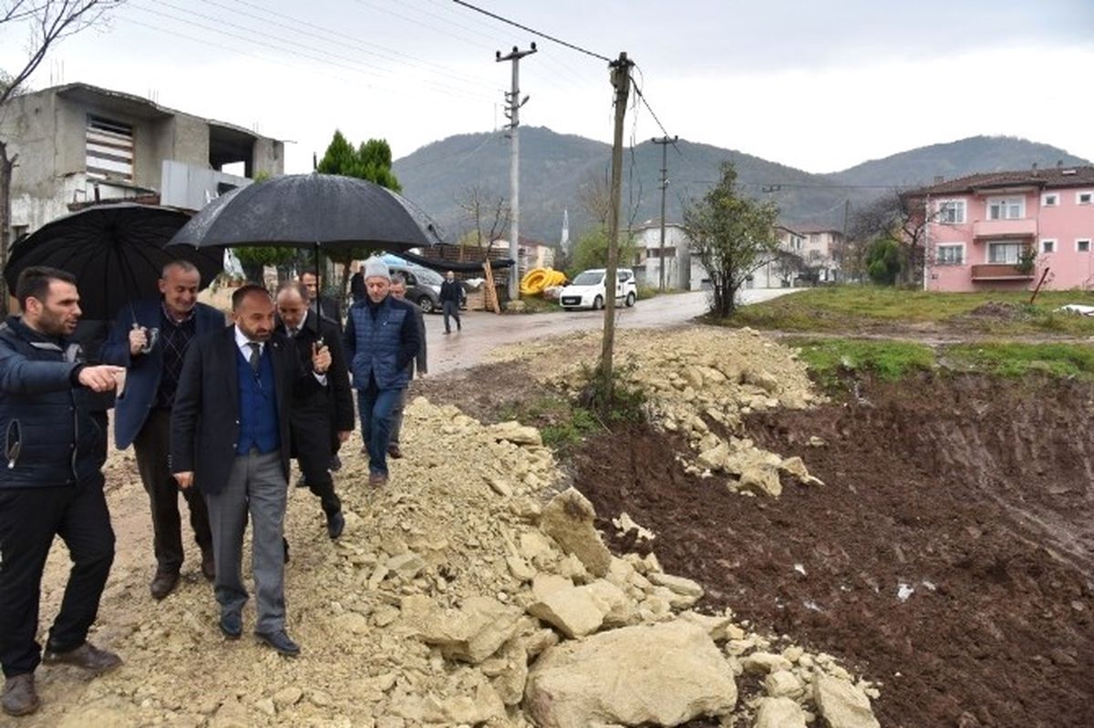 Başkan Üzülmez, Cami İnşaatında İncelemelerde Bulundu