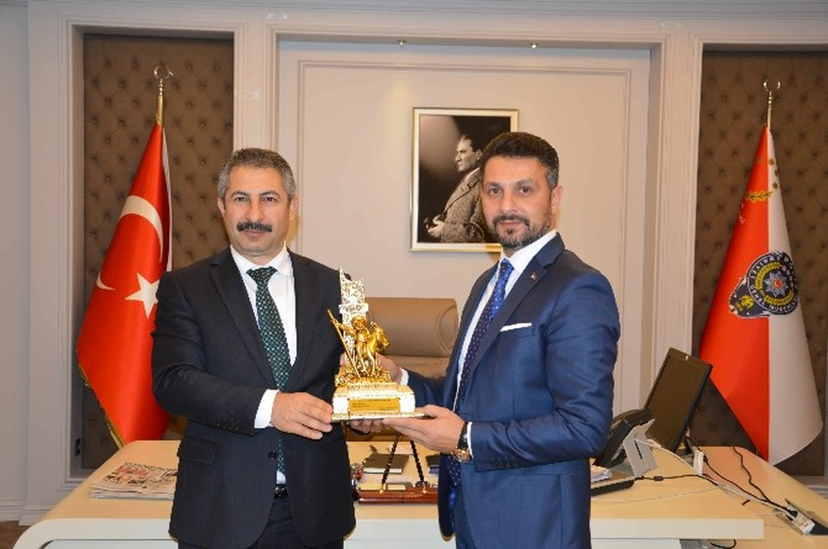 Başkan Yüzügüllü\'den Eskişehir İl Emniyet Müdürü Dinç\'e Ziyaret