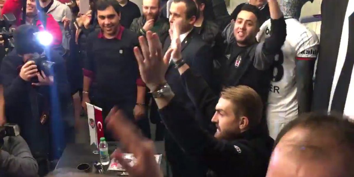 Caner Erkin Taraftarı Böyle Coşturdu
