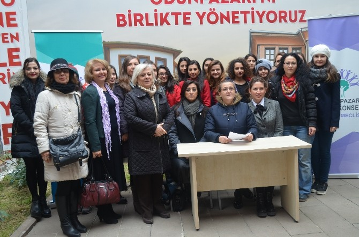 Çocuklar Politika Üstüdür