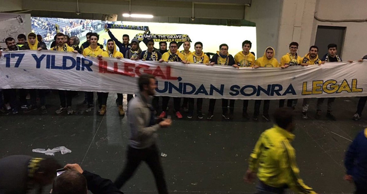 Derbide Açılan Pankartla İlgili Kadınlar Suç Duyurusunda Bulundu