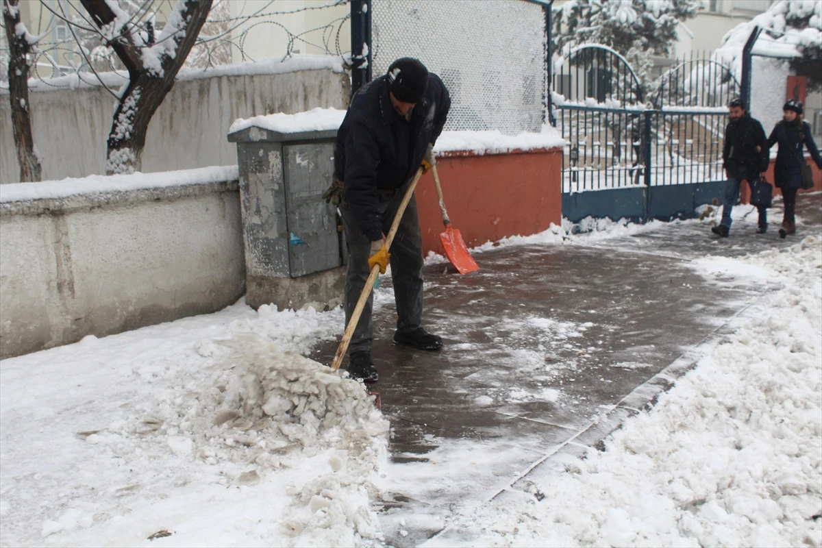 Doğu Anadolu\'da Kar Yağışı