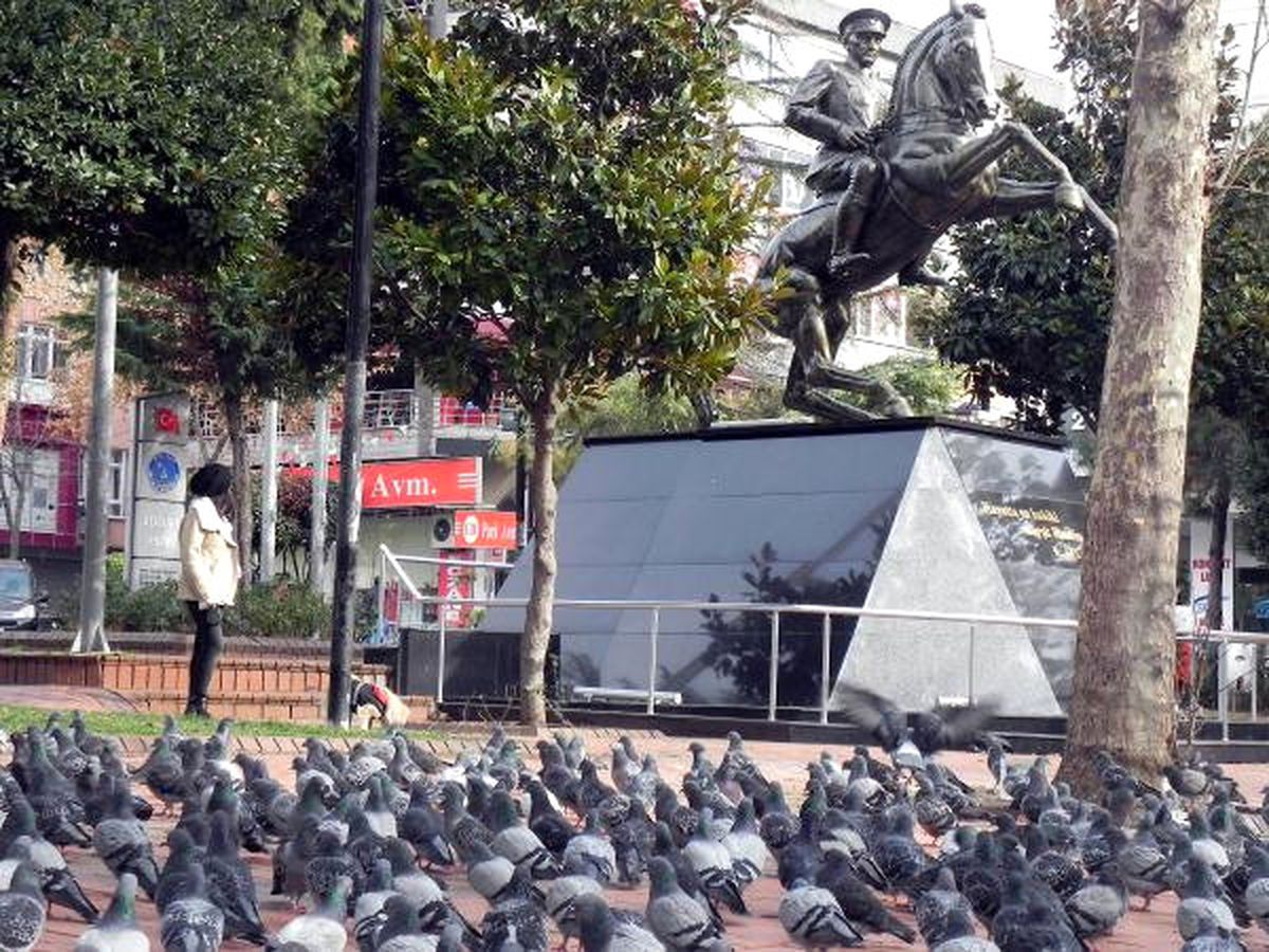 Güvercinler Bu Parkı Çok Sevdi