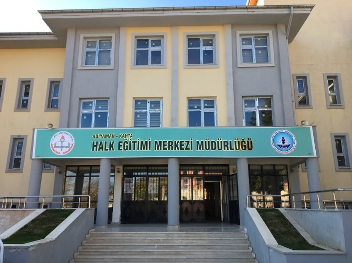 Halk Eğitim Merkezi Müdürü Yeni Binasına Taşındı