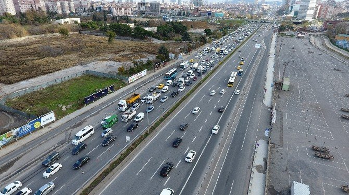 İbb\'nin Yol Çalışması Nedeniyle Kilitlenen Trafik Havadan Görüntülendi