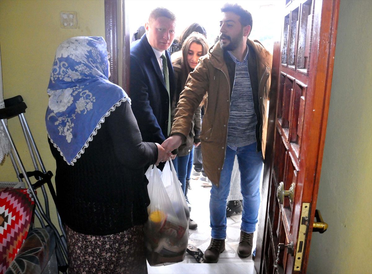 İhtiyaç Sahibi Ailelere Gıda Yardımı