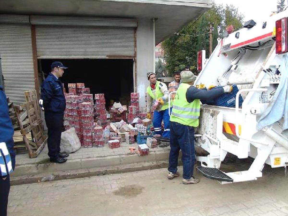 İslahiye\'de, Kullanım Tarihi Dolan 1 Ton Gıda İmha Edildi