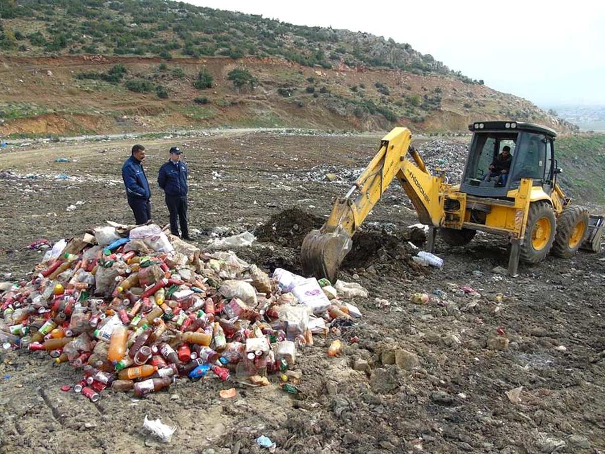 İslahiye\'de, Kullanım Tarihi Dolan 1 Ton Gıda İmha Edildi