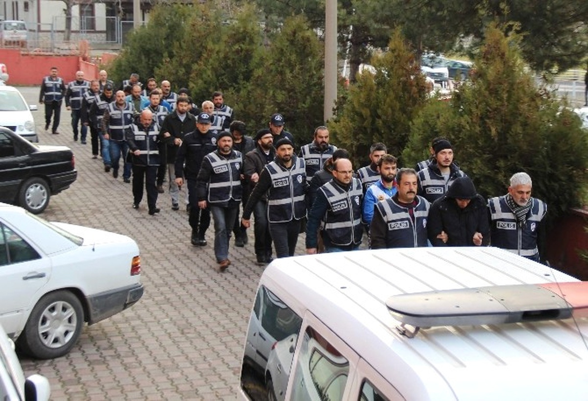 Karabük\'te Fetö Operasyonun 12 Kişi Adliyeye Sevk Edildi
