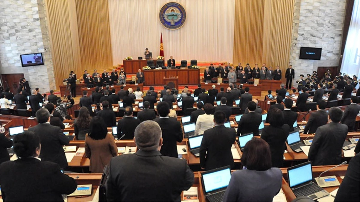 Kırgızistan Meclisi 2017 Bütçesini Kabul Etti