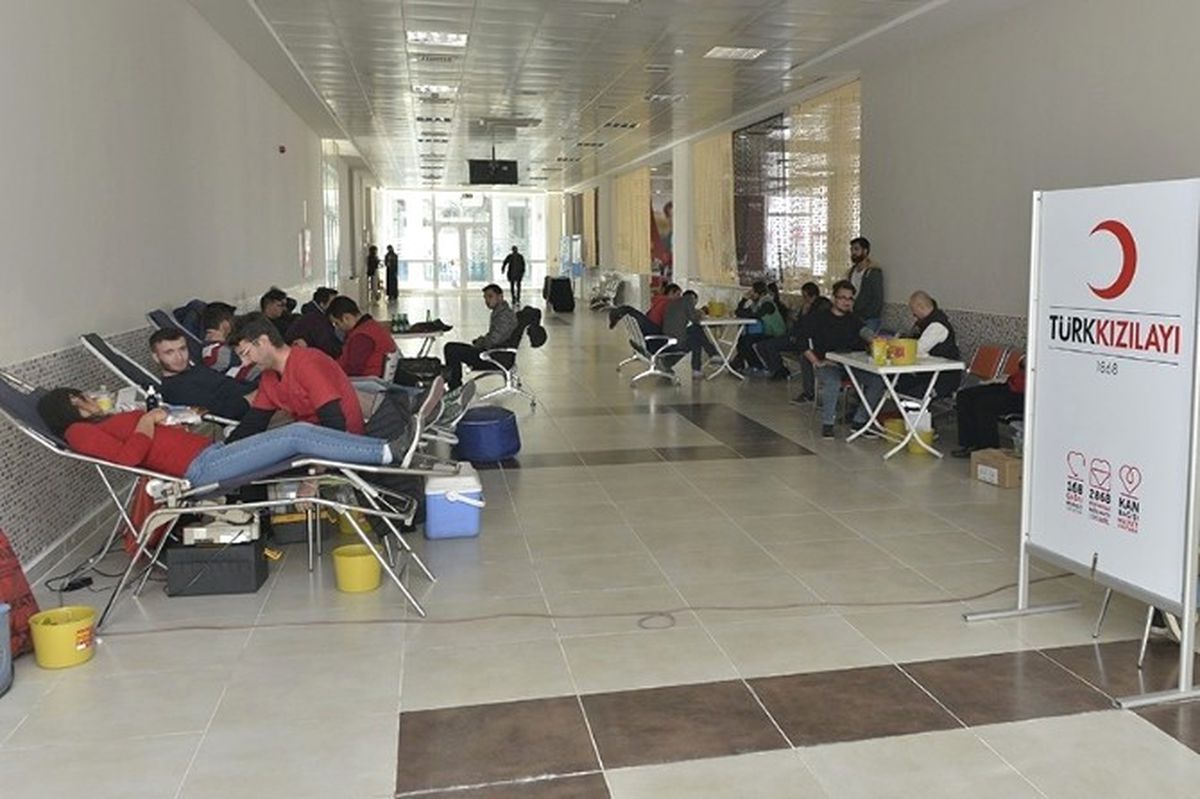 Kmü\'lü Öğrencilerden Kan Bağışı