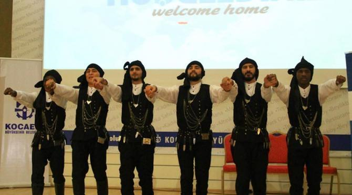 Kocaeli Yabancı Öğrenciler Horon Tepti