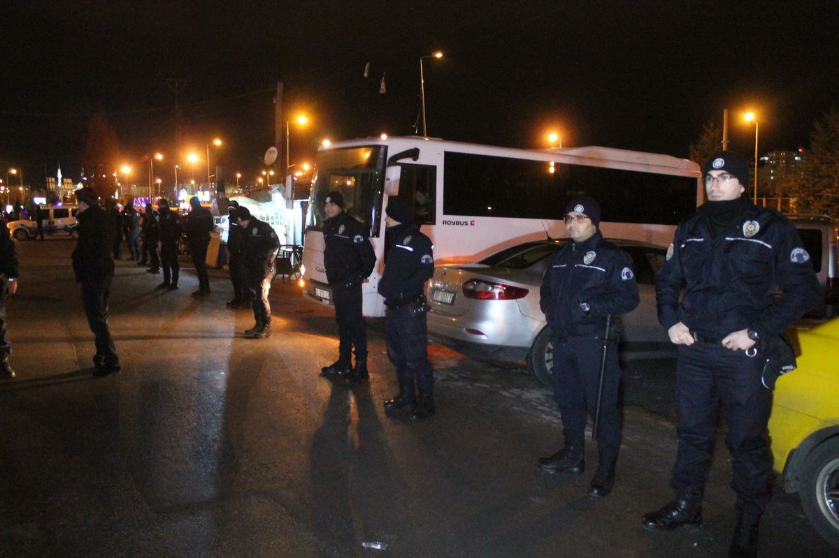 Konya\'da 500 Polisle Huzur Operasyonu