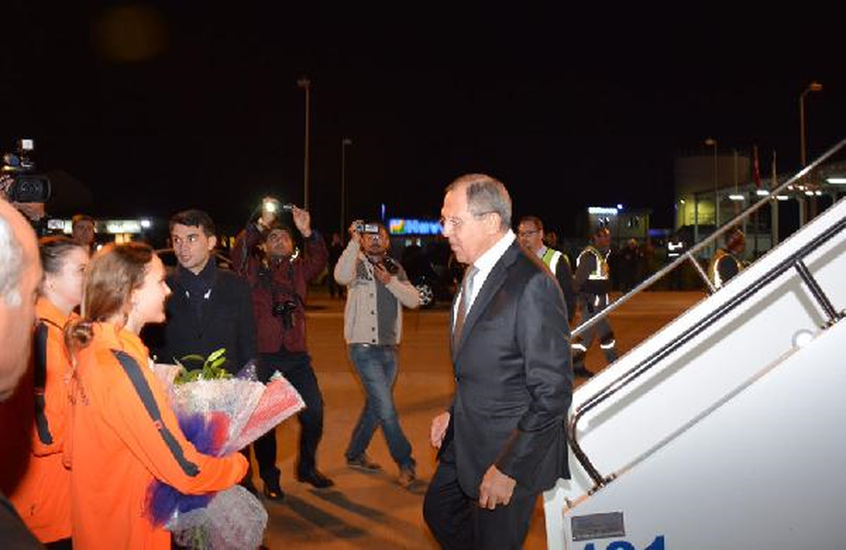 Rus Bakan Lavrov, Gazipaşa-Alanya Havalimanı\'na İndi
