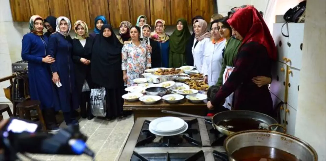 Şanlıurfa\'da Kadınlar Geleneksel Lezzetleri Öğreniyor