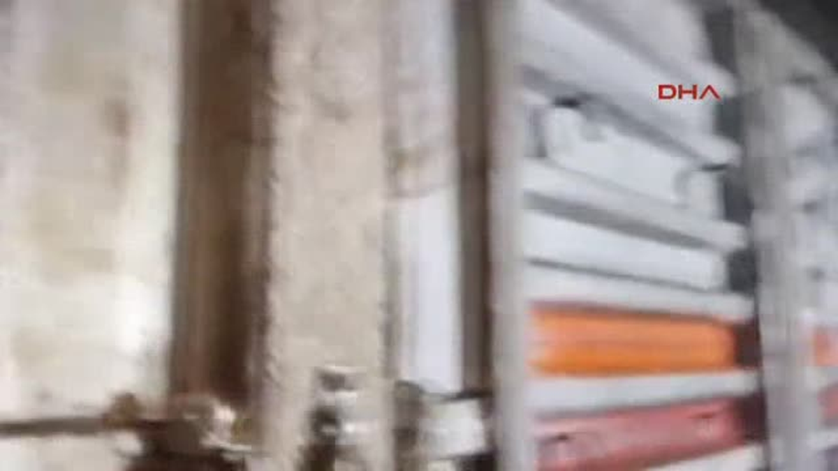Şanlıurfa Kömür Yüklü Tır?da 115 Bin 500 Paket Kaçak Sigara Ele Geçirildi