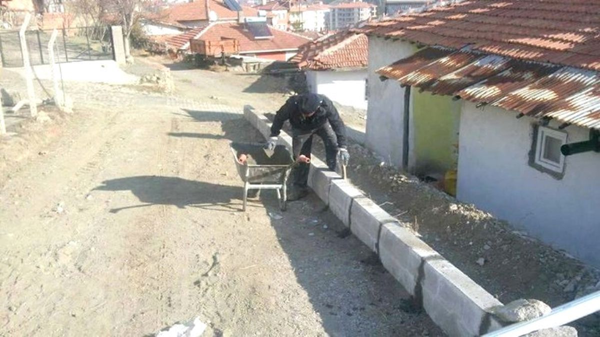 Sungurlu\'da Yol Çalışmaları Sürüyor