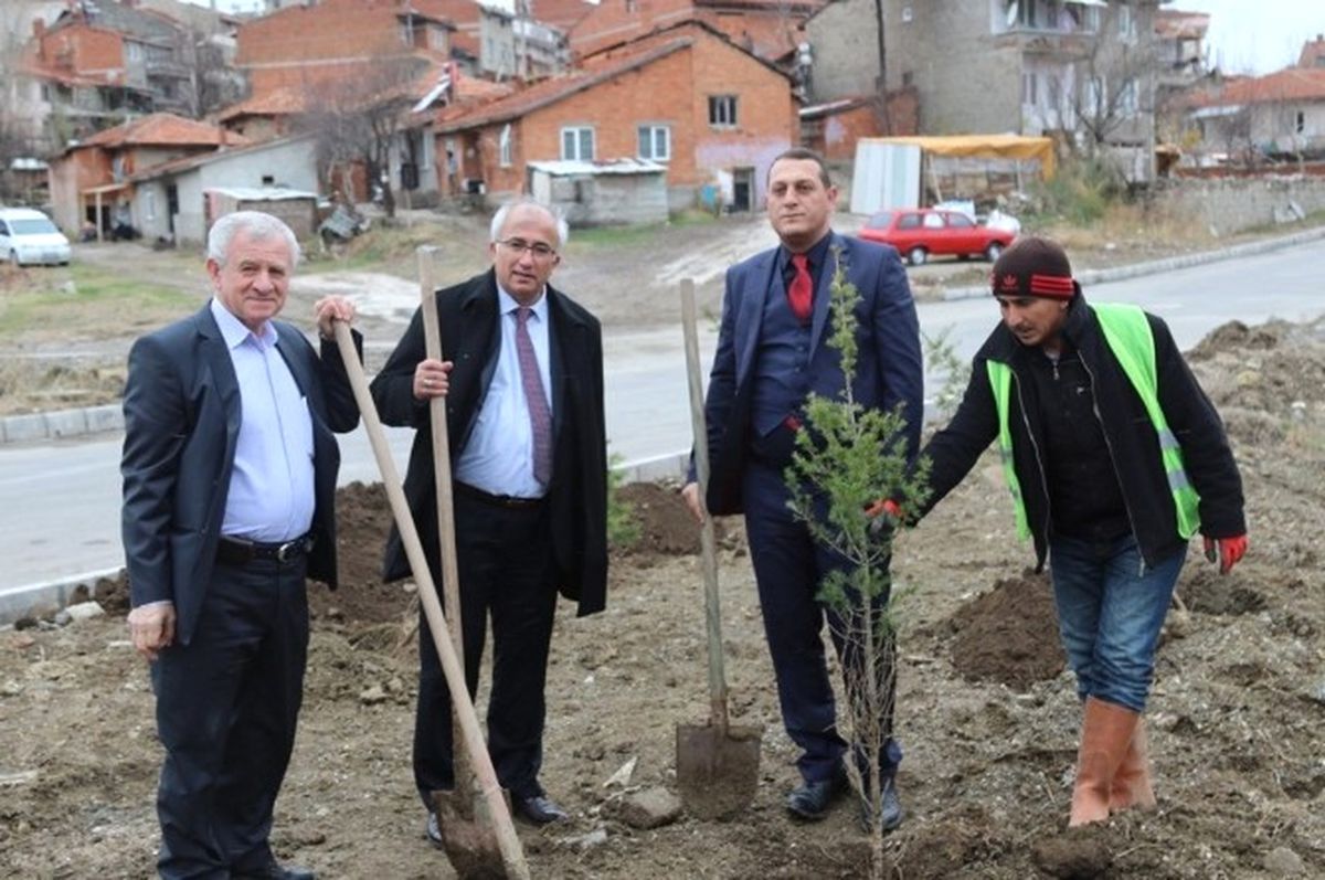 Tavşanlı\'da 15 Temmuz Hatıra Ormanı Oluşturuldu