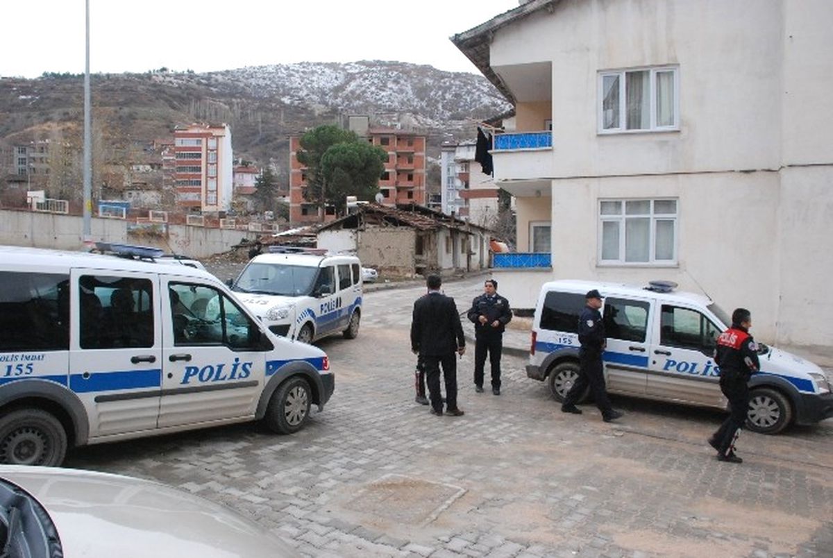 Tutuklama Kararı Olan Zanlı Adliyeden Kaçtı