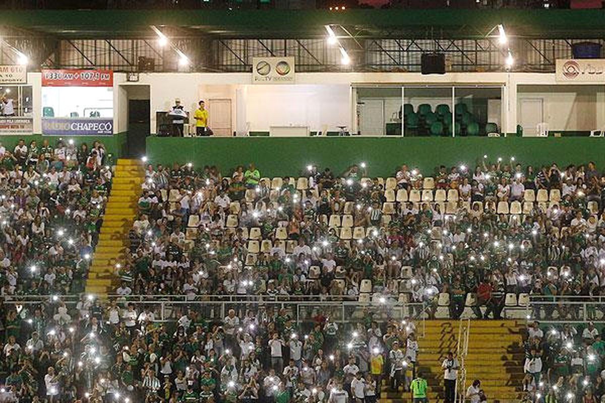 UEFA\'dan Chapecoense İçin Saygı Duruşu Kararı