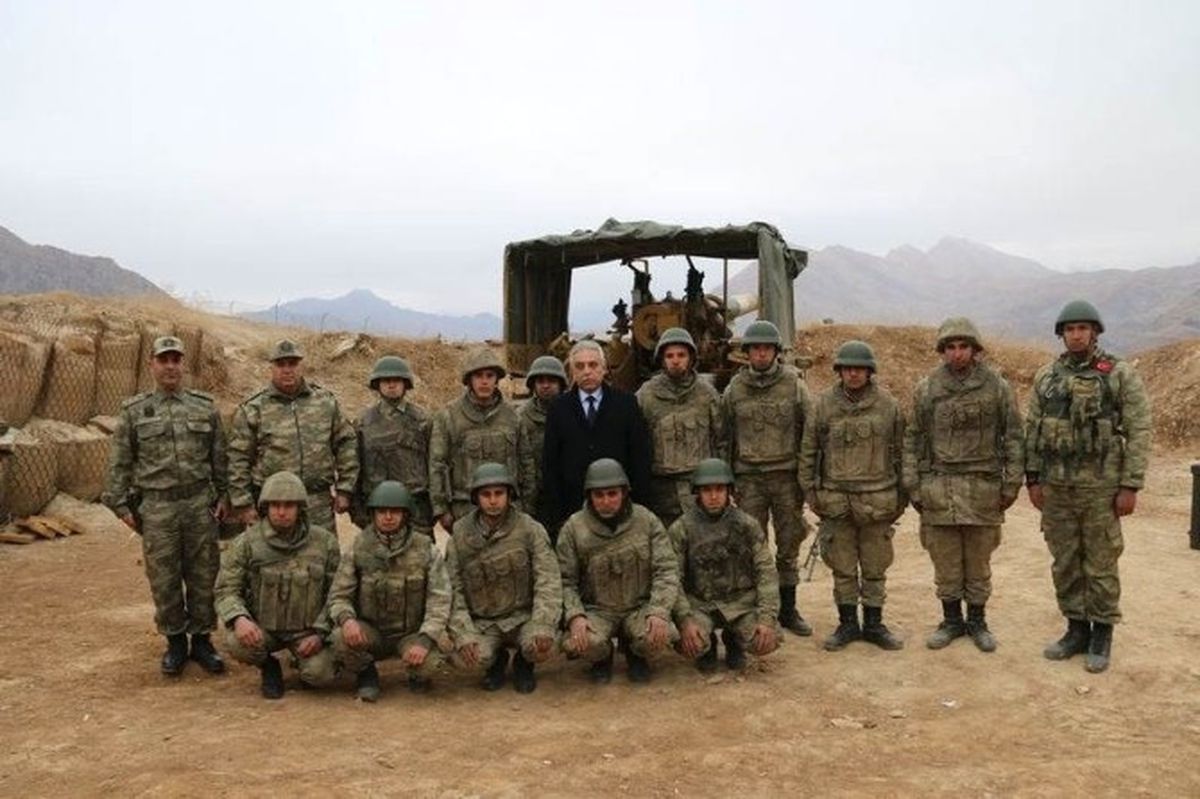 Vali Toprak Karakolları Denetledi