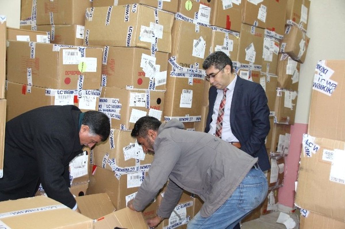 Varto\'da 2 Bin 500 Öğrenciye Giyim Yardımı