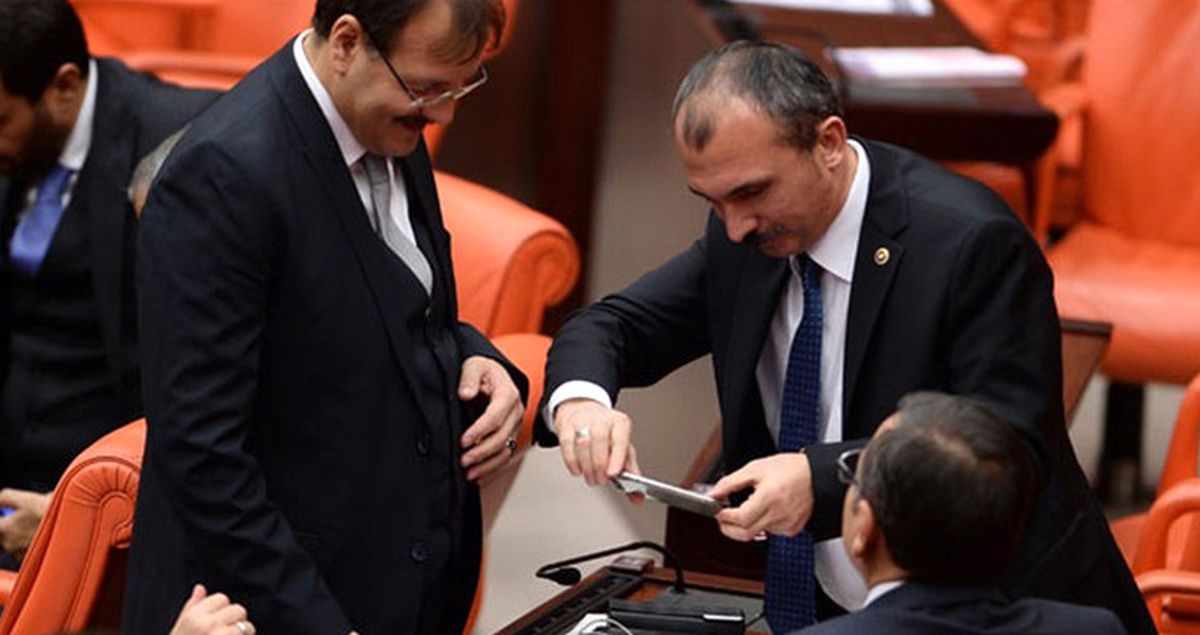 Yıldırım ve Bahçeli Anlaştı! Anayasa Teklifi AK Parti'de İmzaya Açıldı, Vekiller İmzaladı