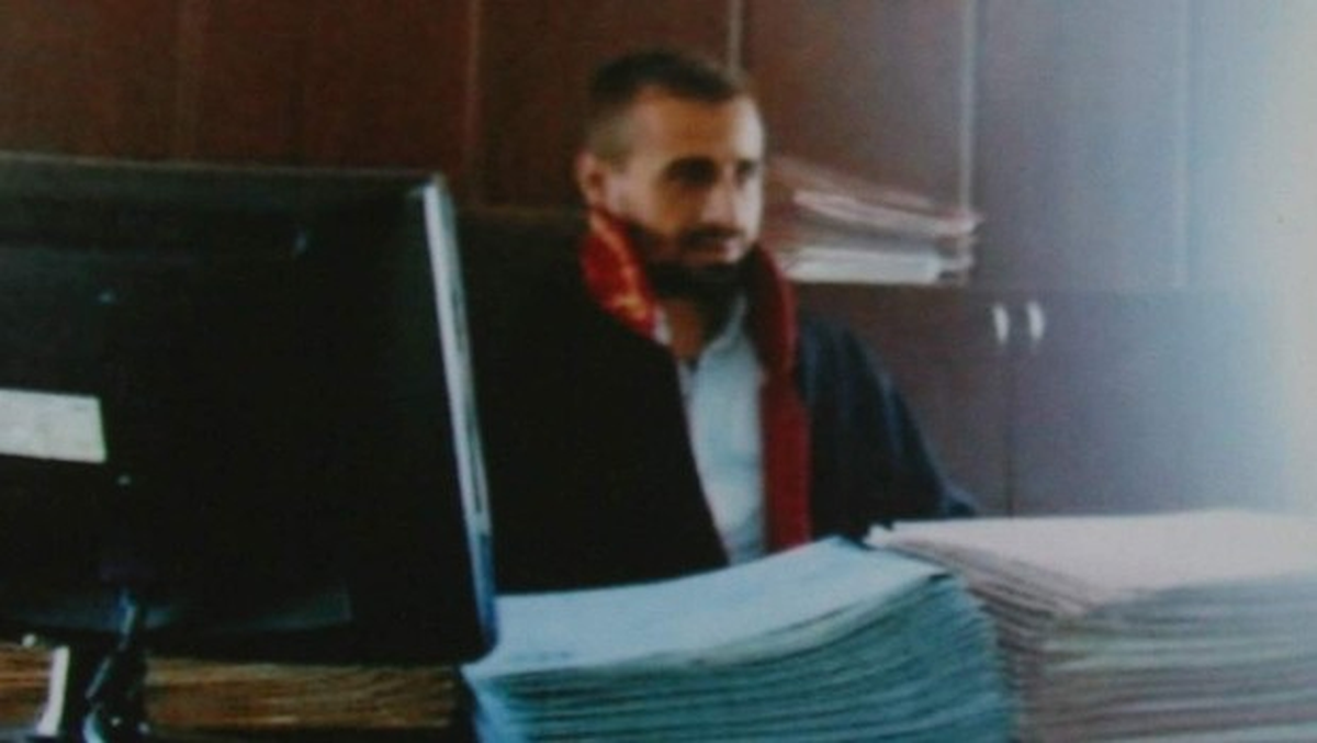 Afyonkarahisar Adliyesi'nde Skandal! Hakimin Cübbesini Giyip Makamına Oturdu