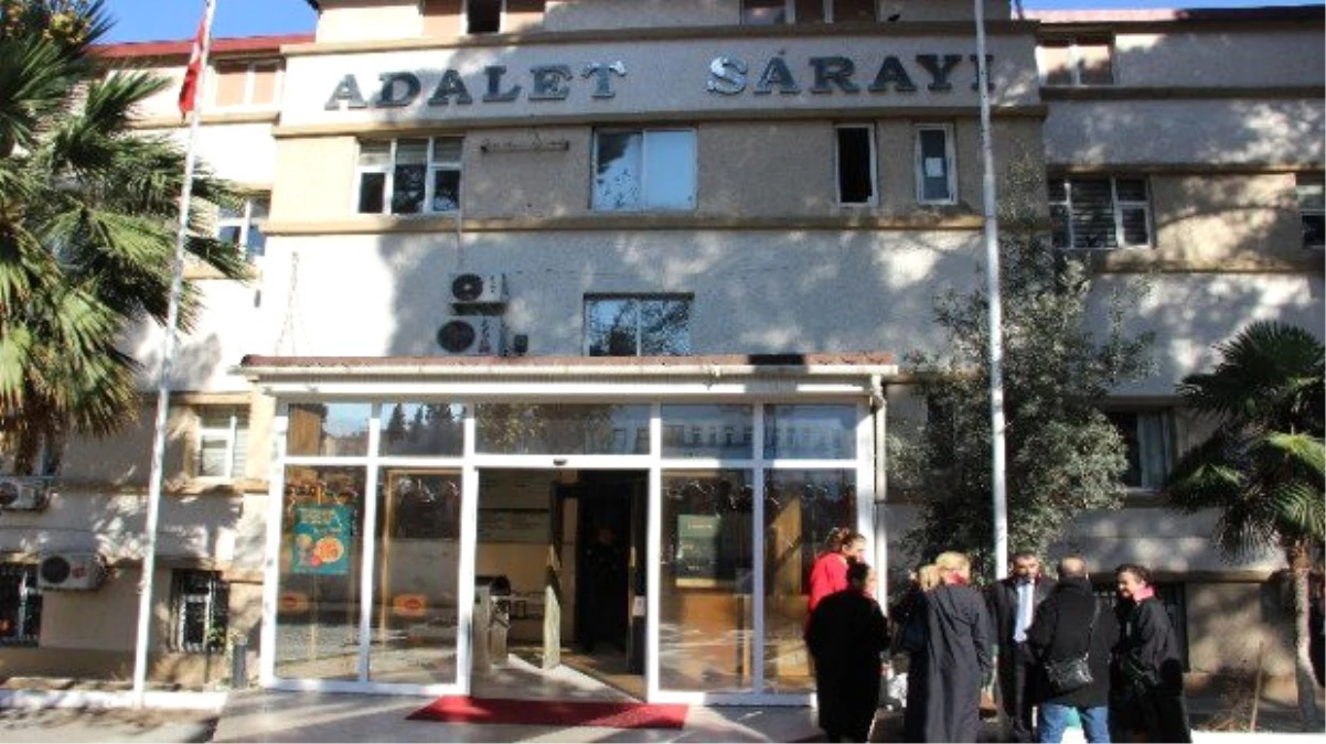 Agos Gazetesi Genel Yayın Yönetmeni Hrant Dink\'in Öldürülmesine İlişkin Görülen Davaya Verilen...