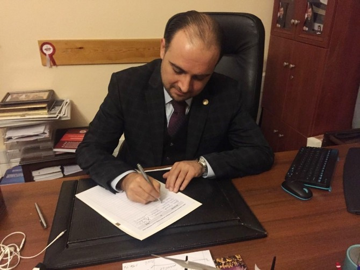 AK Parti\'li Baybatur\'dan Anayasa Teklifine İmza