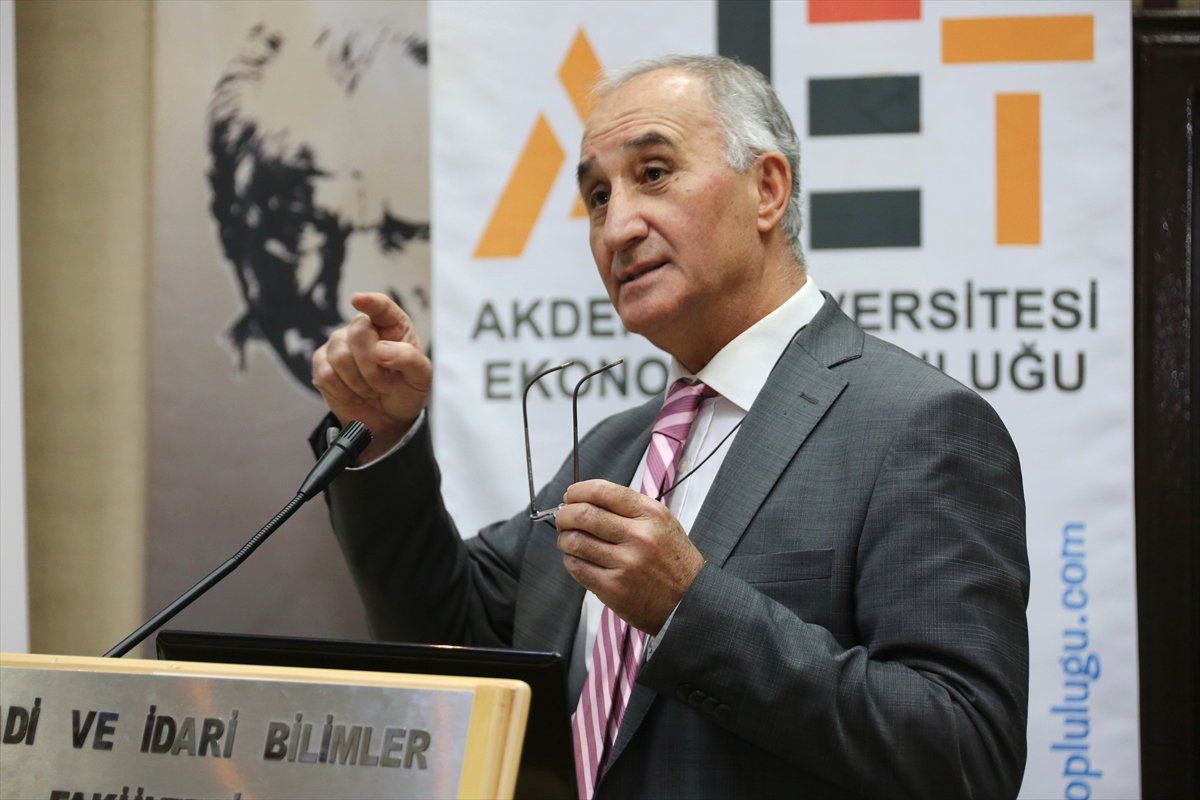 Akdeniz Üniversitesinde Prof. Dr. Tomanbay Söyleşisi