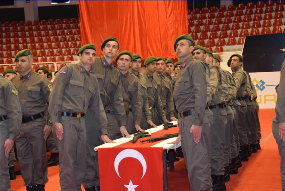 Aliağa'da Kısa Dönem Erlerin Yemin Töreni