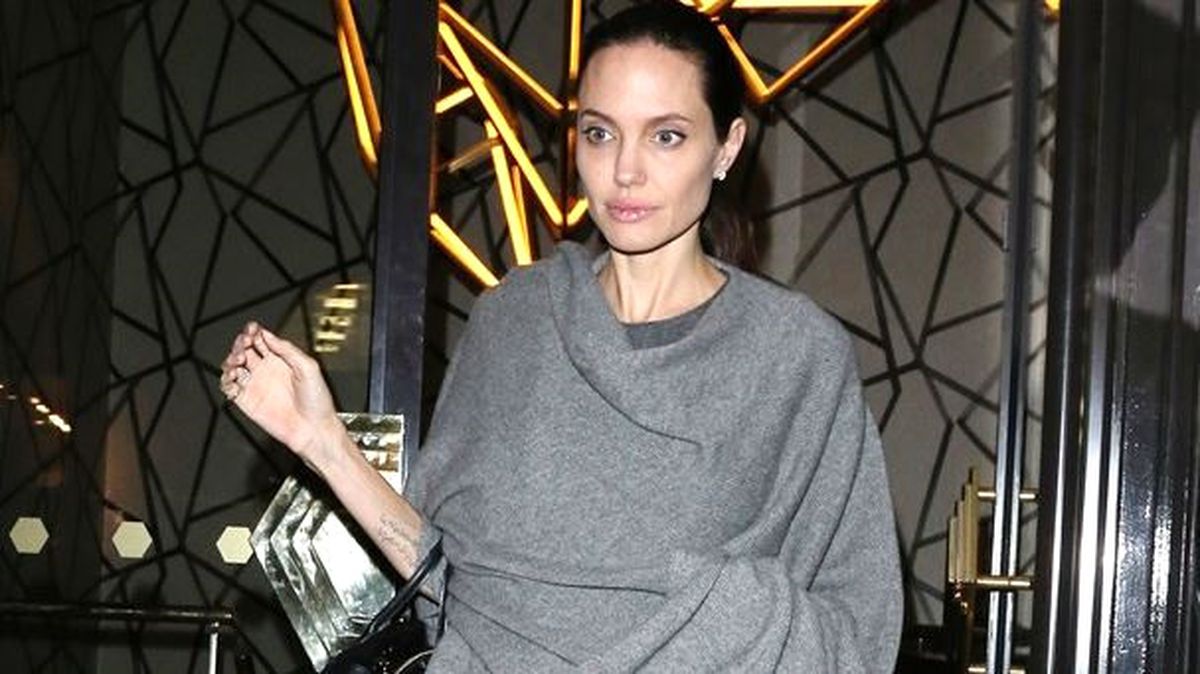Angelina Jolie Eriyor! 34 Kiloya Kadar Düştü