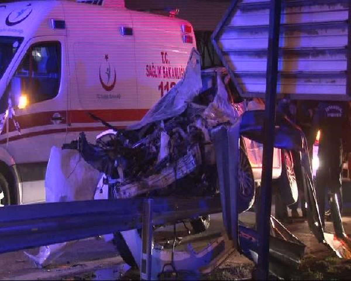 Bahçelievler\'de Trafik Kazası: 2 Ölü 2 Yaralı (1)