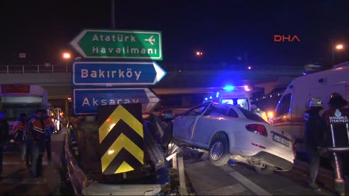 Bahçelievler\'de Trafik Kazası 2 Ölü 2 Yaralı