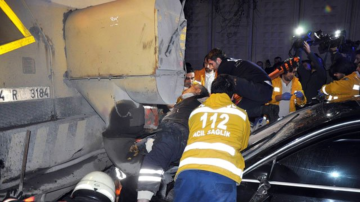 Bahçelievler\'de Trafik Kazası: 2 Ölü, 2 Yaralı (Geniş Haber)