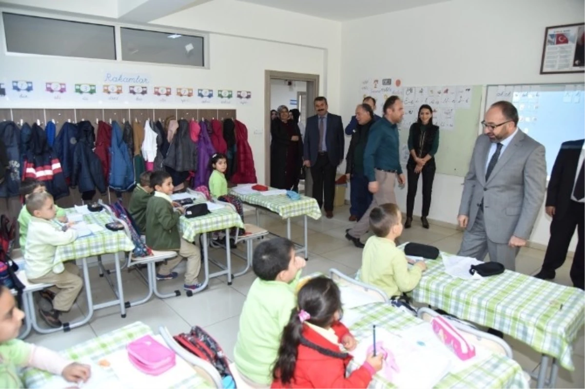 Başkan Üzülmez, Okul Ziyaretlerine Süleyman Şah İlkokulu ile Devam Etti