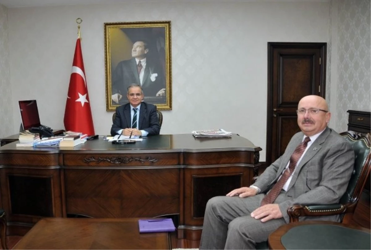 Belediye Başkanı Hayri Samur\'dan Vali Tapsız\'a Ziyaret