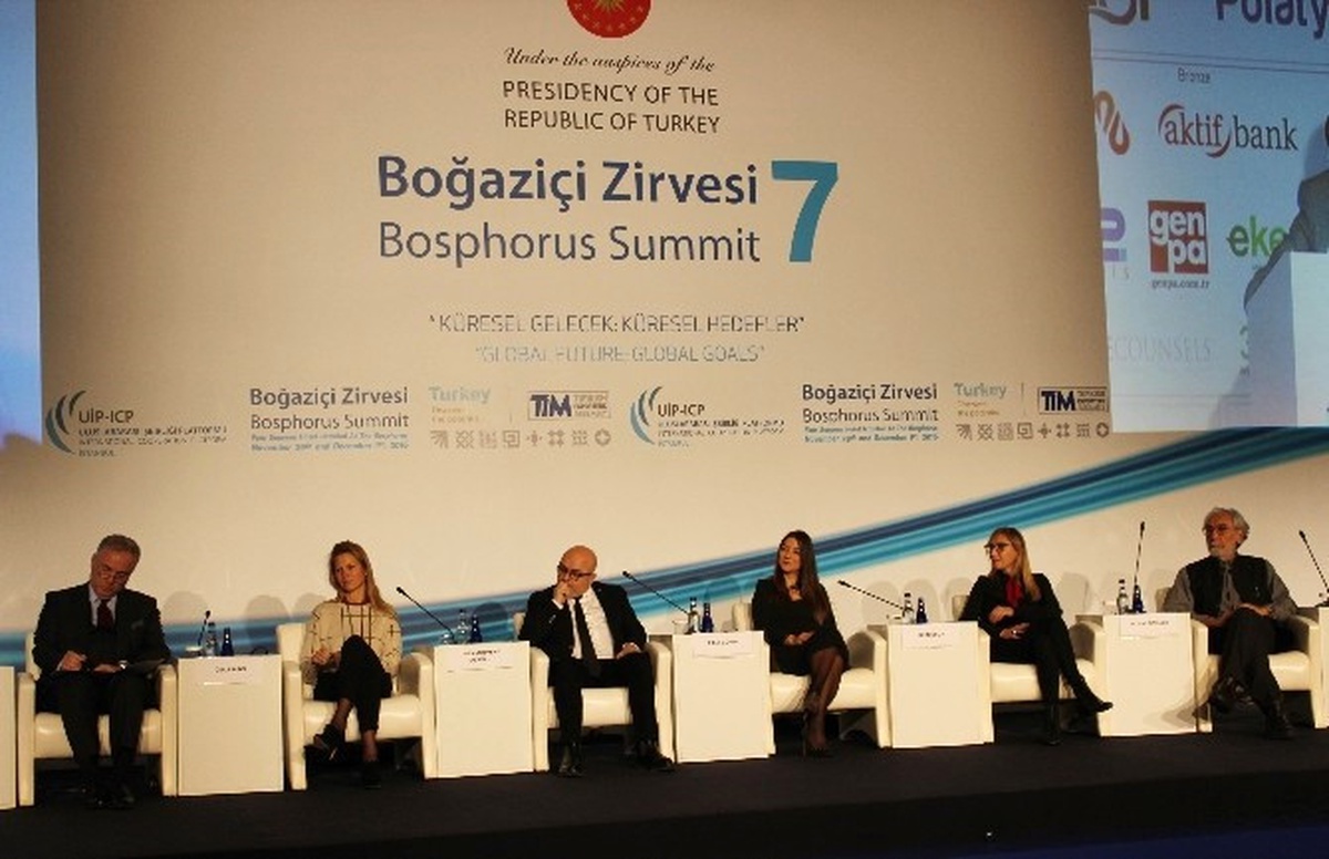 Boğaziçi Zirvesi\'nde \'Sanatın Ekonomiye Katkıları\' Paneli Yapıldı