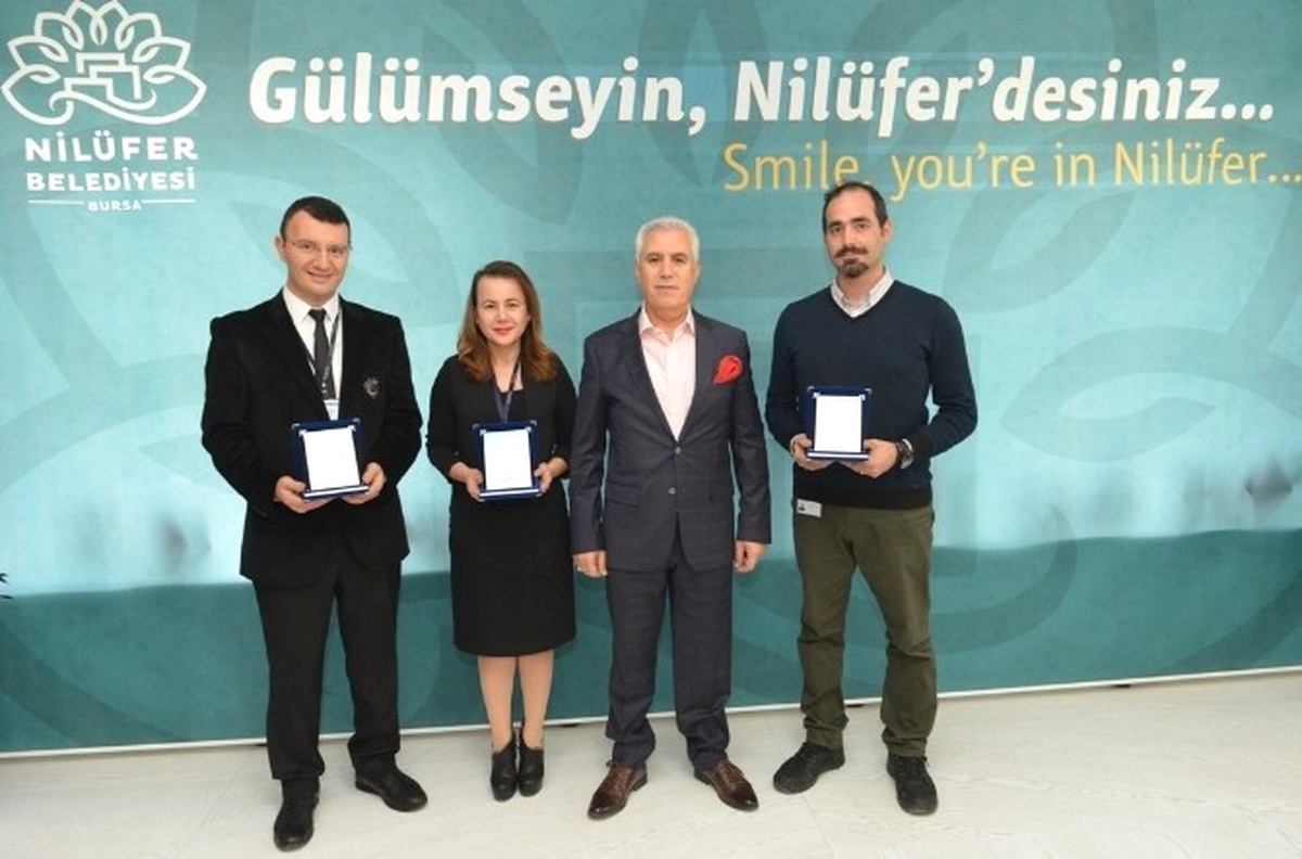 Bozbey\'den Fikirleriyle Hizmetlere Katkıda Bulunan Personele Ödül