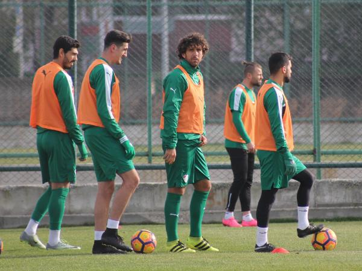 Bursaspor\'da Çaykur Rizespor Hazırlıkları Sürüyor