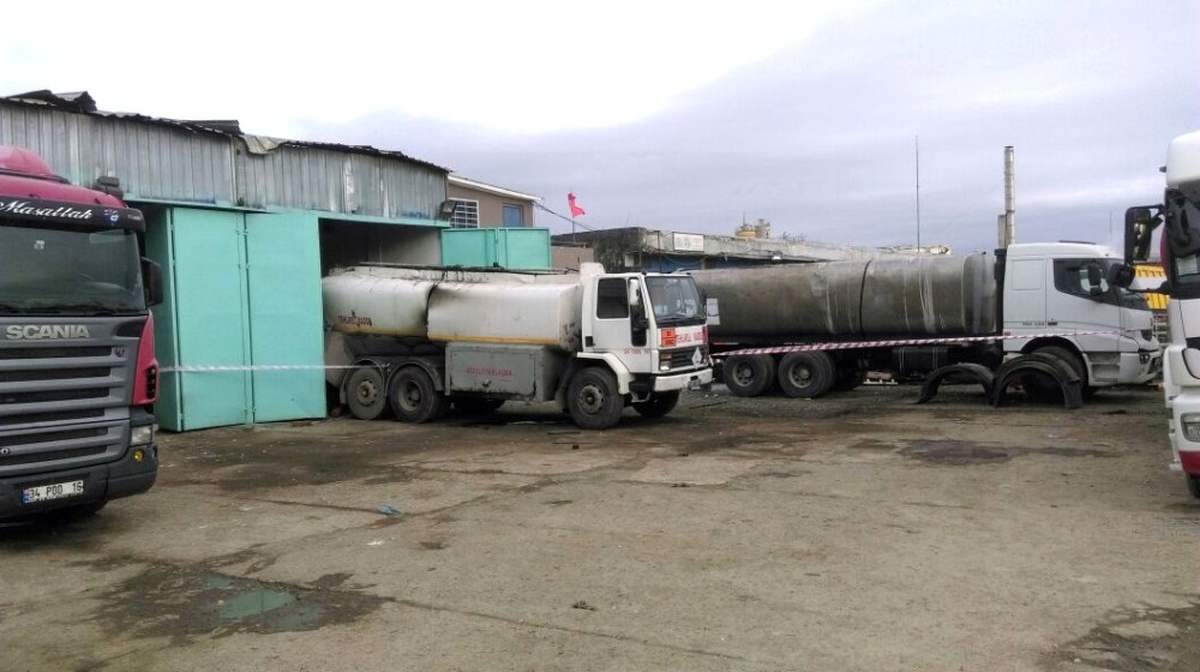 Büyükçekmece\'de Yakıt Tankerinde Patlama Oldu. Yaralılar Olduğu Öğrenildi.
