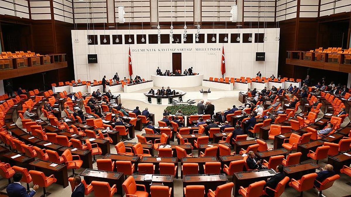 Eğitim Alanını Düzenleyen, Milli Eğitim Bakanlığının Teşkilat ve Görevleri Hakkında Khk ile Bazı...