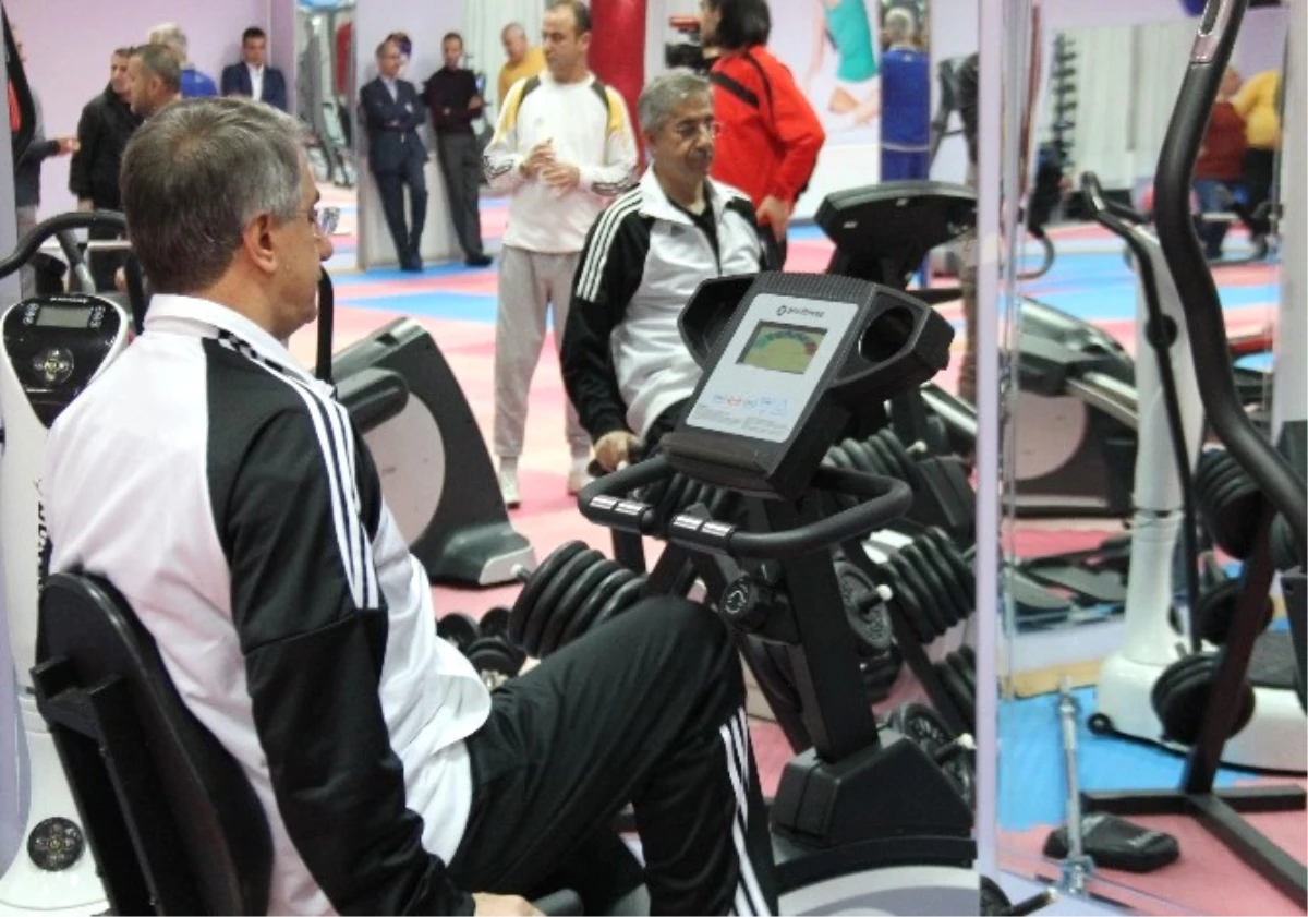 Elazığ\'da Kadınlardan Sonra Erkeklere de Ücretsiz Spor Merkezi