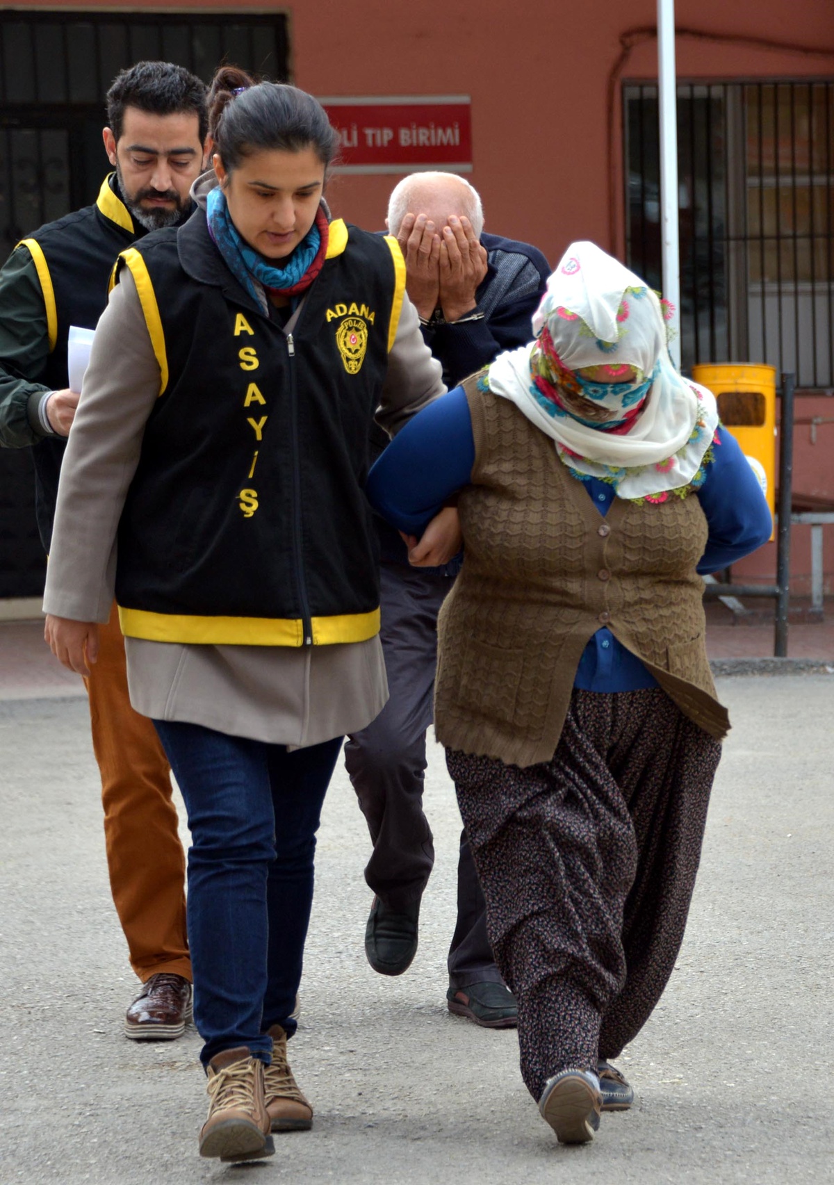 Evinde Fuhuş Yapan Kadına \'Çocuğunun Altını Değiştiriyordu\' Savunması