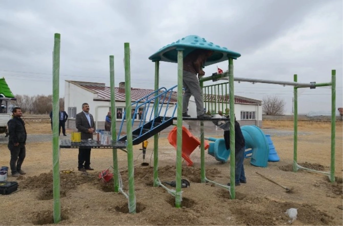 Günyüzü Belediyesinden Parklara Oyun Gurubu