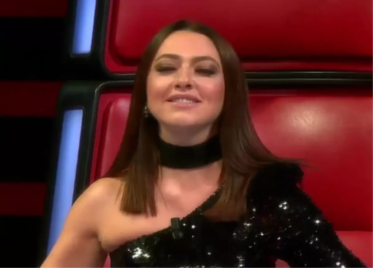 Hadise Sesiyle Büyüledi! Murat Boz Kayıtsız Kalamadı...