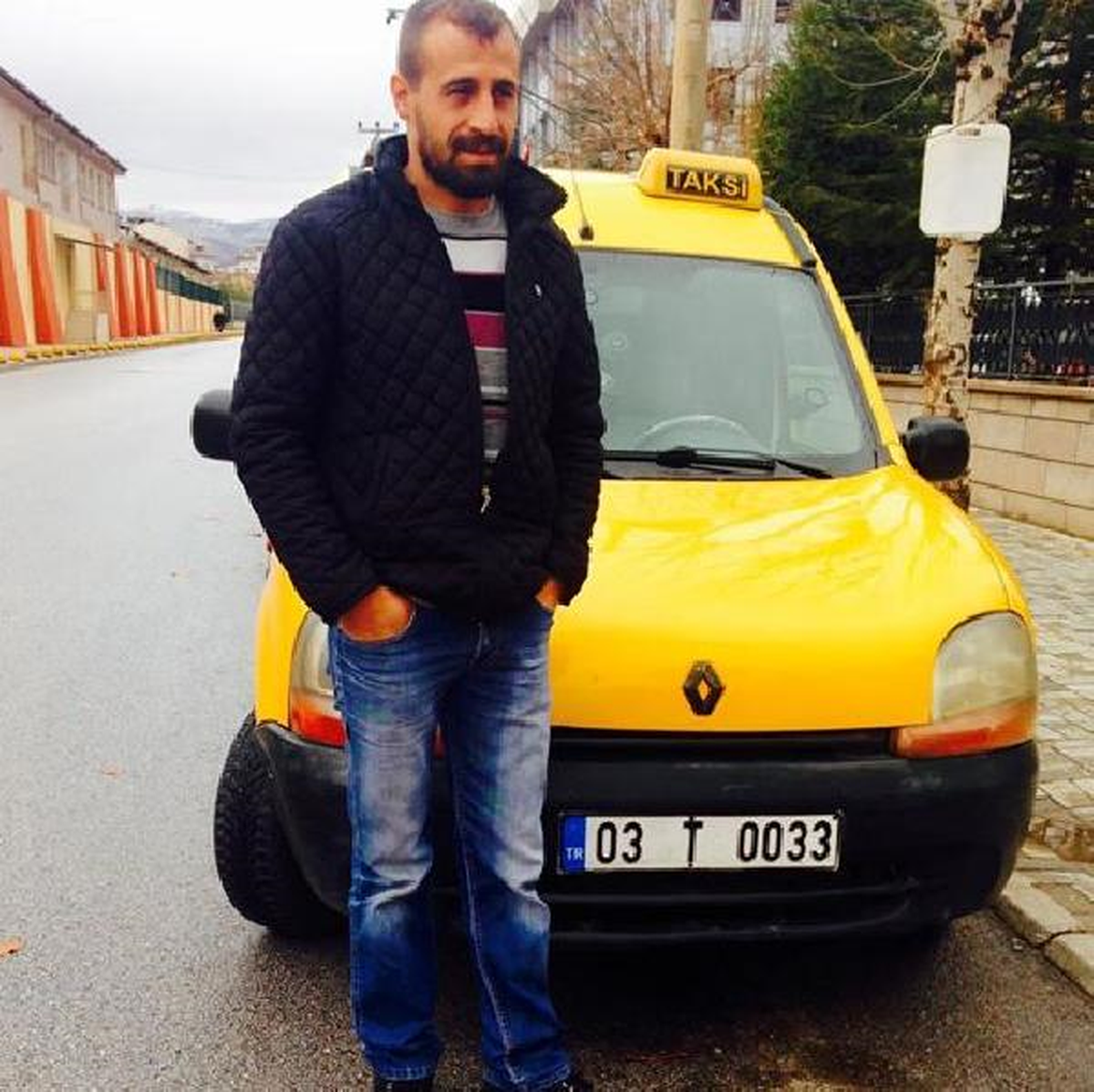 Hakim Cübbesiyle Mahkeme Kürsüsünde Fotoğraf Çektiren Taksiciye Soruşturma