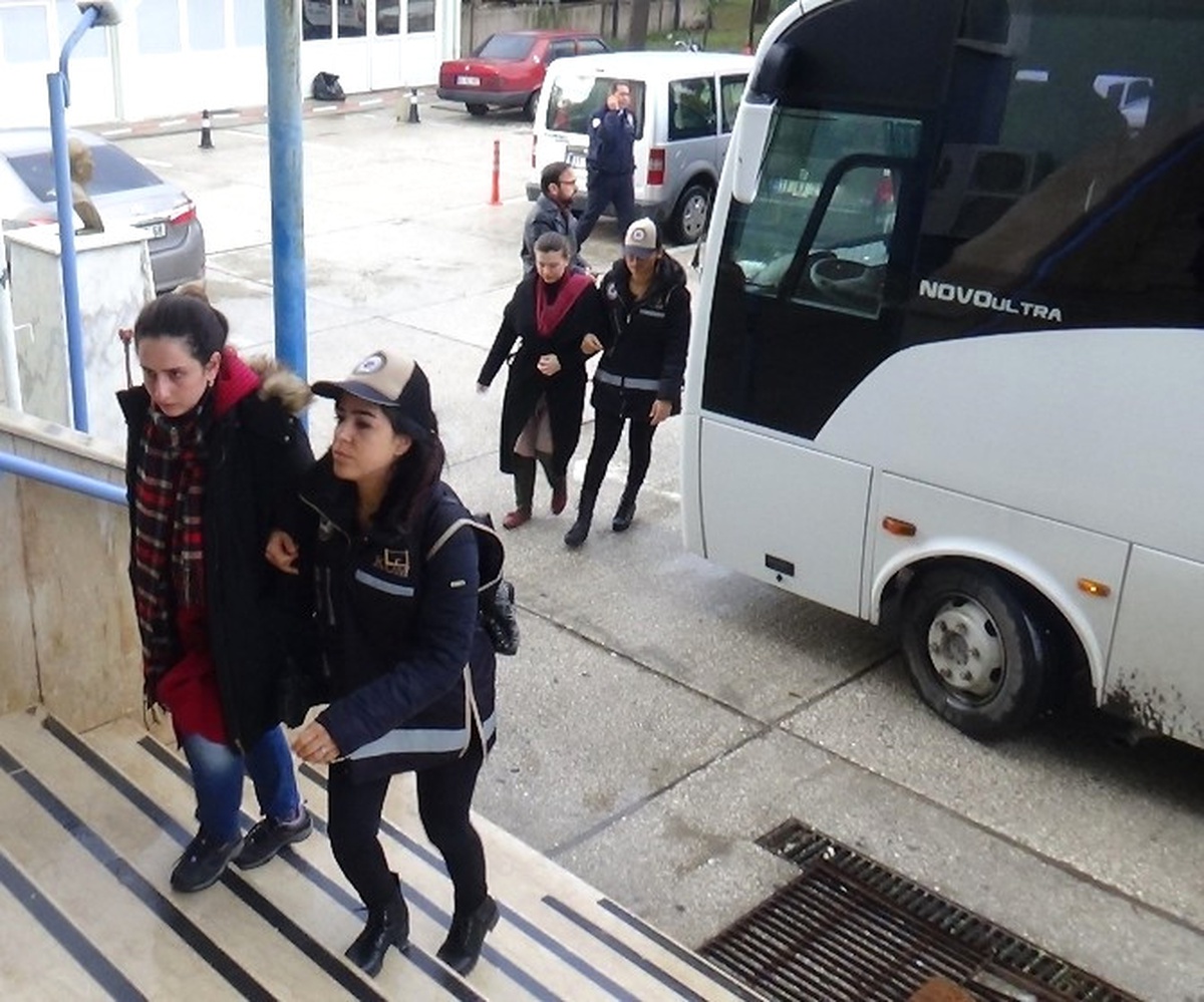 Hatay\'da 10 Hakim ve Savcı Fetö\'den Adliyeye Sevk Edildi